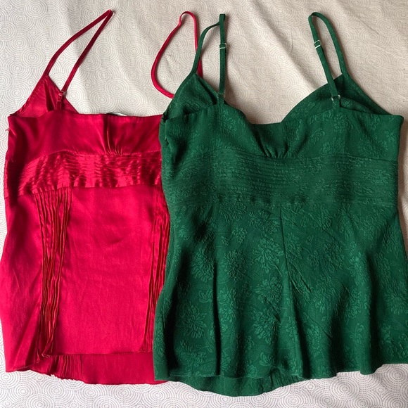 Set of 2 Bebe silk camisoles red green pin tuck Christmas size small - Picture 2 of 2